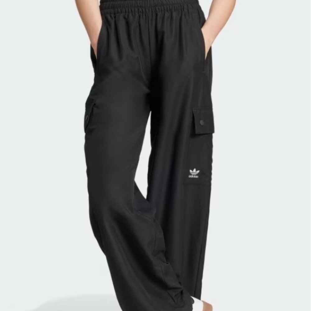 Adidas Essentials Woven Cargo Pants Size M NWT